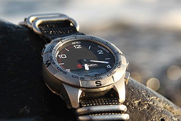 广州欧米茄石英表多久换电池